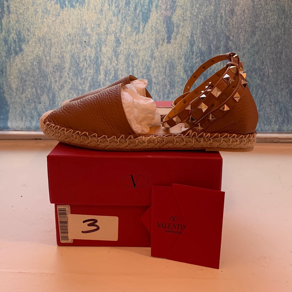 NWT Valentino rock stud espadrilles